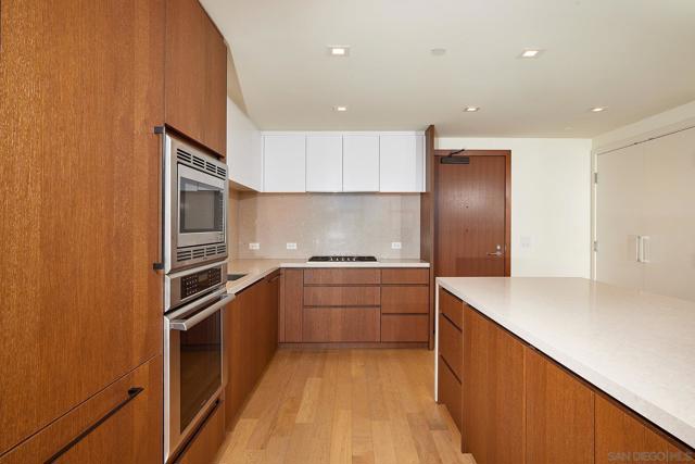 1388 Kettner Blvd, San Diego CA: https://media.crmls.org/mediaz/1acf051e-52a3-4a72-b5b5-ae7e04eff16e.jpg