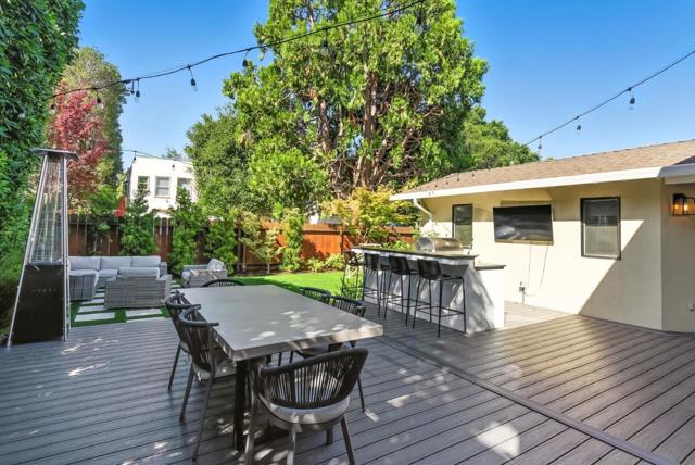 1427 Paloma Avenue, Burlingame CA: https://media.crmls.org/mediaz/1acf4e1d-9c6d-48ea-aa6c-92df51910819.jpg