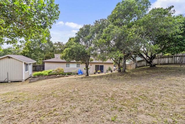 9355 Canyon Oak Road, Salinas CA: https://media.crmls.org/mediaz/1acf5f06-b9c0-446f-bba8-16a9dc1cb075.jpg