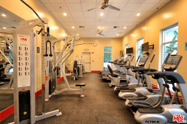 645 W 9th Street, Los Angeles CA: https://media.crmls.org/mediaz/1acf9d75-7e9f-4d3e-8f29-b6d29d5461aa.jpg