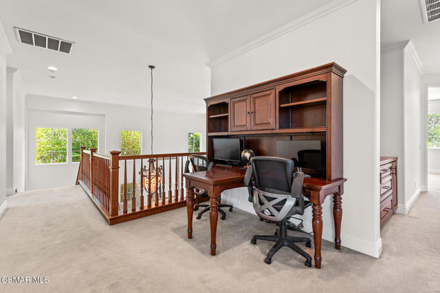 213 Heath Meadow Court, Simi Valley CA: https://media.crmls.org/mediaz/1ad117b5-ea75-4bb2-bb89-9befadf74b86.jpg