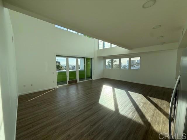 Detail Gallery Image 2 of 5 For 5750 Hollywood Bld #709,  Los Angeles,  CA 90028 - 2 Beds | 2 Baths