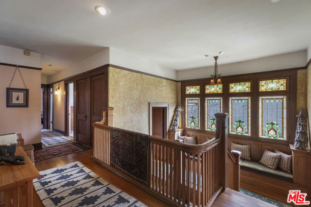 2102 W 24th Street, Los Angeles CA: https://media.crmls.org/mediaz/1ad1b1c0-7cf6-4284-bab4-0002bcf20f3d.jpg