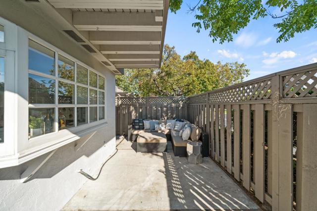 848 Magellan Lane, Foster City CA: https://media.crmls.org/mediaz/1ad1b65d-5b06-4f51-9c0a-04123b3ee536.jpg