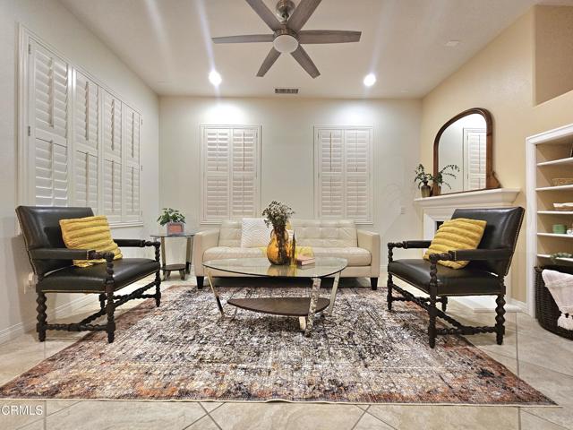 3347 Rockhampton Drive, Camarillo CA: https://media.crmls.org/mediaz/1ad1d240-10ad-4f3b-b627-6cd12785c569.jpg