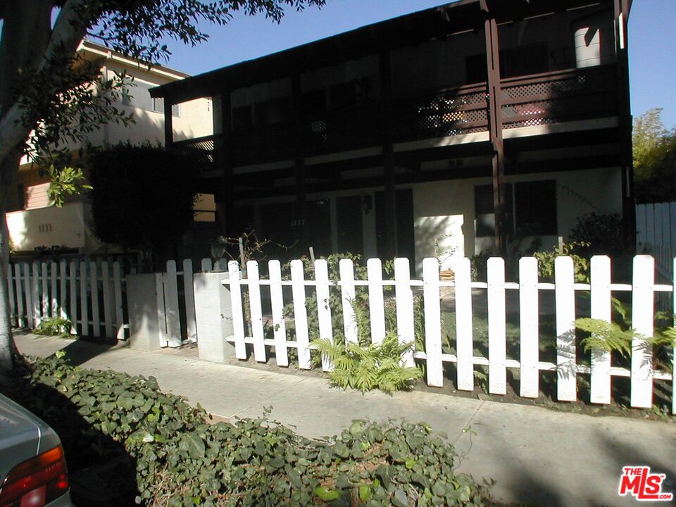 1237 FRANKLIN Street Unit 4