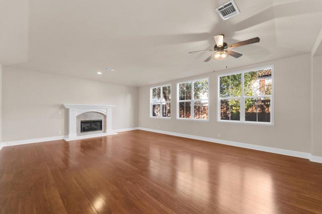 9652 Cooper Place, Gilroy CA: https://media.crmls.org/mediaz/1ad2ac6e-9be2-4feb-9691-c8b16715c090.jpg