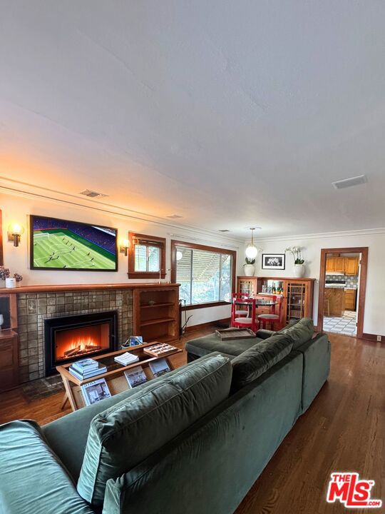 6155 Poppy Peak Drive, Los Angeles CA: https://media.crmls.org/mediaz/1ad30bc1-5c5f-4a66-a031-31ce3fd72479.jpg