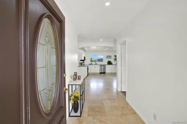 460 Rancho La Mirada Ln, Escondido CA: https://media.crmls.org/mediaz/1ad31934-5a5b-4c40-8b4b-367861b7f860.jpg