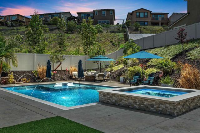 303 Ventasso Way, Fallbrook CA: https://media.crmls.org/mediaz/1ad32cf1-2cab-4e05-99ab-642660e5f446.jpg