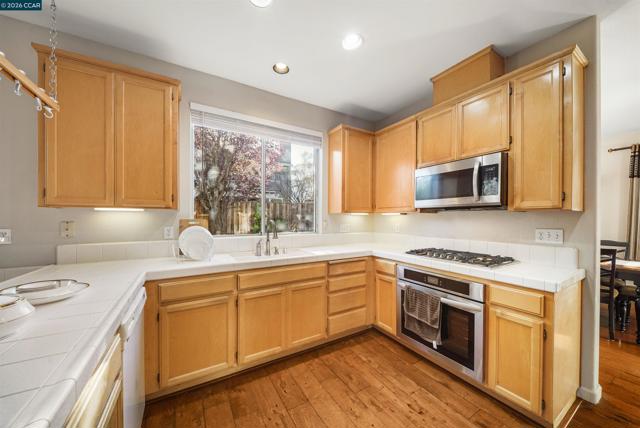 Image 28 of 60 For 34 Elmwood Dr