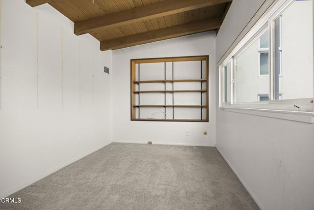 1218 Cornwall Lane, Ventura CA: https://media.crmls.org/mediaz/1ad398cd-7c7d-420e-a225-4650be0cd87e.jpg