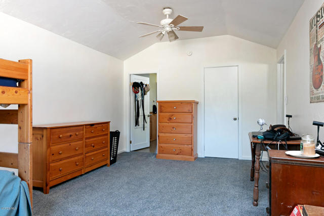 250 Verde Oak Drive, Oak View CA: https://media.crmls.org/mediaz/1ad3bcb9-91b8-4711-8456-28ef72282314.jpg