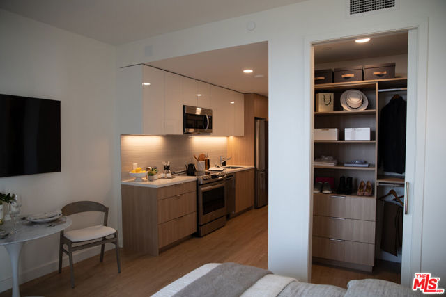 11750 Wilshire Boulevard, Los Angeles CA: https://media.crmls.org/mediaz/1ad425db-9af3-4d94-b435-4caa61cc3f9d.jpg