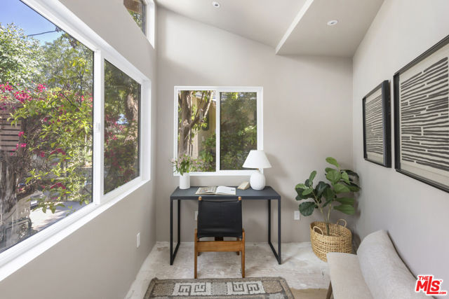 10411 Quito Lane, Los Angeles CA: https://media.crmls.org/mediaz/1ad498ec-ffac-4172-a1ee-6efbfbbbd768.jpg