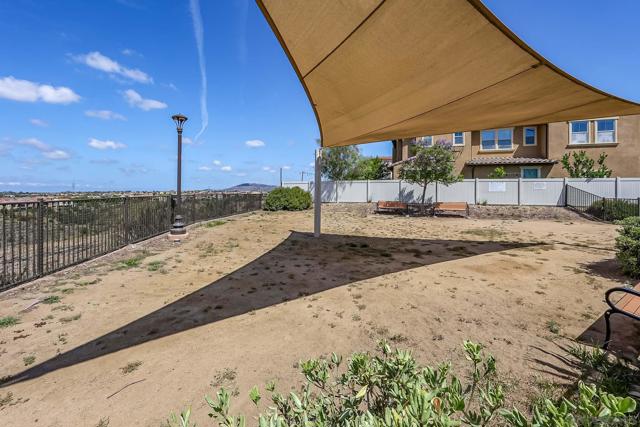 16291 Veridian Cir, San Diego CA: https://media.crmls.org/mediaz/1ad5a0e6-9822-4555-9770-3412d77d46fe.jpg