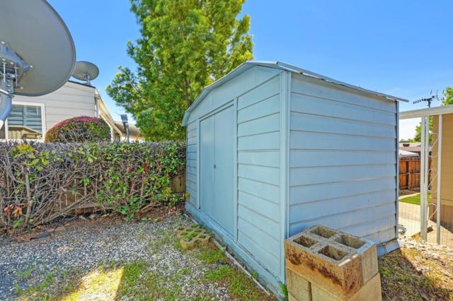 12339 Pepperwood, Auburn CA: https://media.crmls.org/mediaz/1ad5aea4-588d-41df-a355-e021dce17ff5.jpg