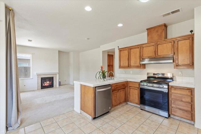 1446 Nottingham Circle, Los Banos CA: https://media.crmls.org/mediaz/1ad5d4b4-8c3f-4a70-a26b-744877fcede3.jpg