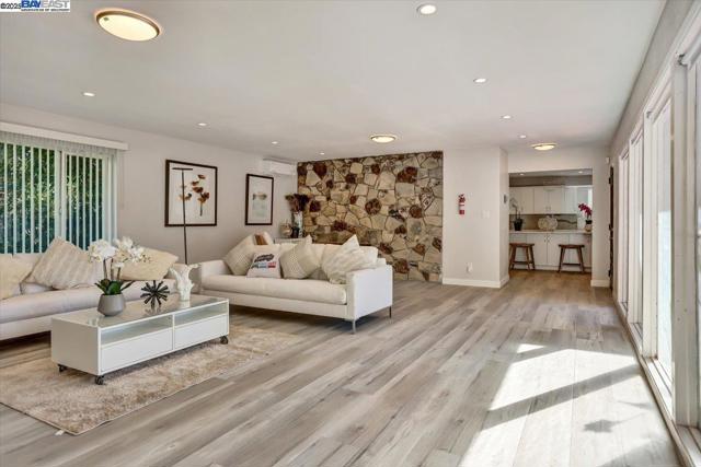 3180 Watt Ave, Sacramento CA: https://media.crmls.org/mediaz/1ad62e0d-8d15-4682-8dab-3dcd5ee6f3e6.jpg