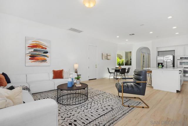 13800 Torrey Del Mar Dr, San Diego CA: https://media.crmls.org/mediaz/1ad6656d-d9d3-4471-8f95-8dab3519fba8.jpg
