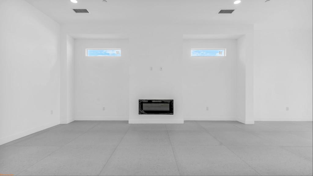 https://media.crmls.org/mediaz/1ad71059-e564-4433-a0b9-744a1055e46c.jpg?preset=X-Large