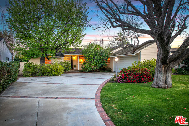 5102 Gaviota Avenue photo 2