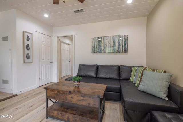 Detail Gallery Image 5 of 22 For 851 Adu Pine Knot Ave #1/2,  Big Bear Lake,  CA 92315 - 1 Beds | 1 Baths