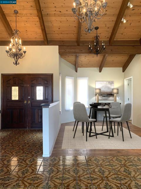 29 Anton Way, Novato CA: https://media.crmls.org/mediaz/1ad88db6-0aba-4dbe-bceb-e78d7ef35934.jpg