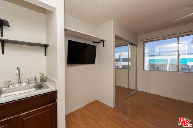 9041 Van Nuys Boulevard, 210 photo 22
