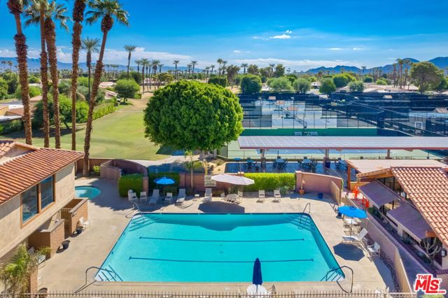 60 La Ronda Drive, Rancho Mirage CA: https://media.crmls.org/mediaz/1ad94fb5-cc3a-4275-b3bb-bed27684a00f.jpg