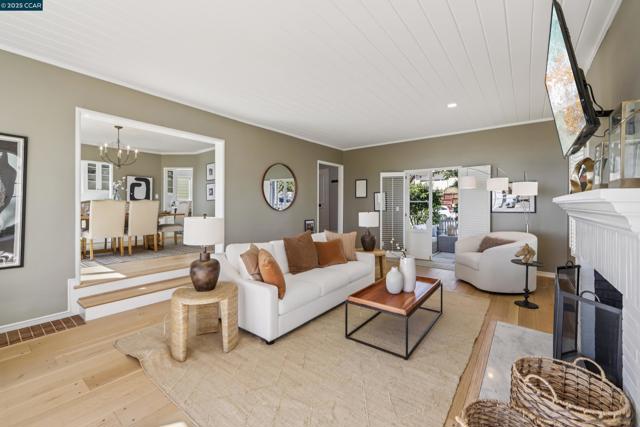 680 Grizzly Peak Blvd, Berkeley CA: https://media.crmls.org/mediaz/1ad95d2c-b8c2-417c-a74e-264bb87af355.jpg