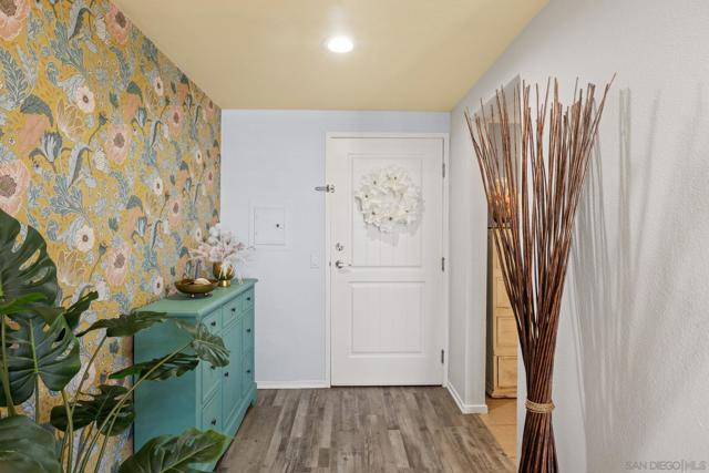 1021 Scott Street, San Diego CA: https://media.crmls.org/mediaz/1ad9a99e-4237-4d5e-a0f3-89a76cd5df73.jpg