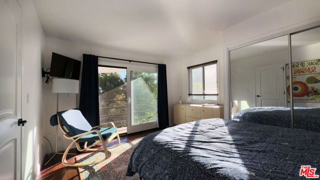 26533 Ocean View Drive, Malibu CA: https://media.crmls.org/mediaz/1ada4e2f-1e42-4d0d-93f3-de29300aa692.jpg