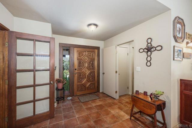 10171 Ramona Drive, Spring Valley CA: https://media.crmls.org/mediaz/1ada6f9c-821b-426f-ace1-fc185f364fc8.jpg