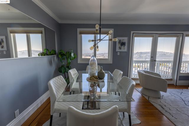 661 Peralta Ave Unit 3, San Francisco CA: https://media.crmls.org/mediaz/1ada8cff-70f3-4fa8-9e31-ea97d9754e96.jpg