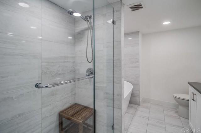 Detail Gallery Image 27 of 50 For 1150 Anchorage Ln #201,  San Diego,  CA 92106 - 2 Beds | 2 Baths