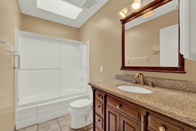 Detail Gallery Image 12 of 17 For 1017 Plover Way, Oceanside,  CA 92057 - 2 Beds | 2 Baths