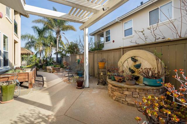 Image 30 of 53 For 473 Sandalwood Court