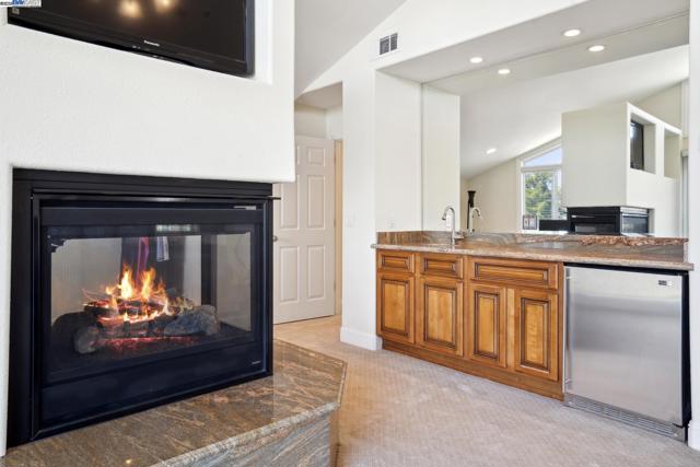 367 Mt Washington Way, Clayton CA: https://media.crmls.org/mediaz/1adca9bf-ef09-460b-ad53-3bcf04f9b837.jpg