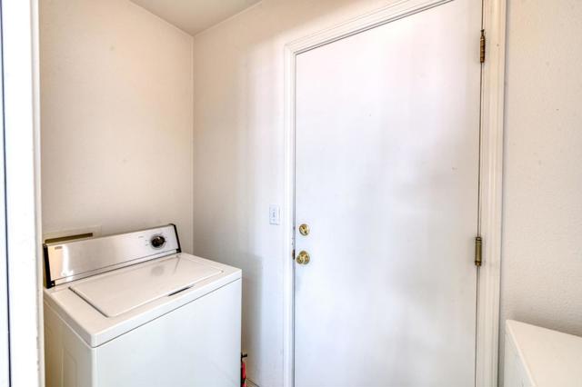 2670 N Katy Avenue, Fresno CA: https://media.crmls.org/mediaz/1add1207-3efb-4973-b274-0955ca3be14f.jpg