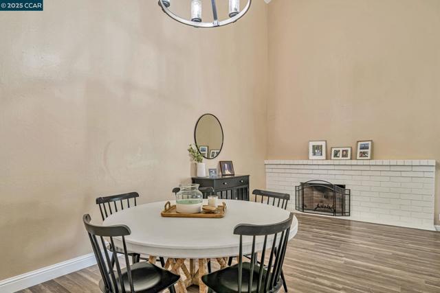 570 Zephyr Cir, Danville CA: https://media.crmls.org/mediaz/1add2265-9577-4e5b-8ead-d285a7d60629.jpg