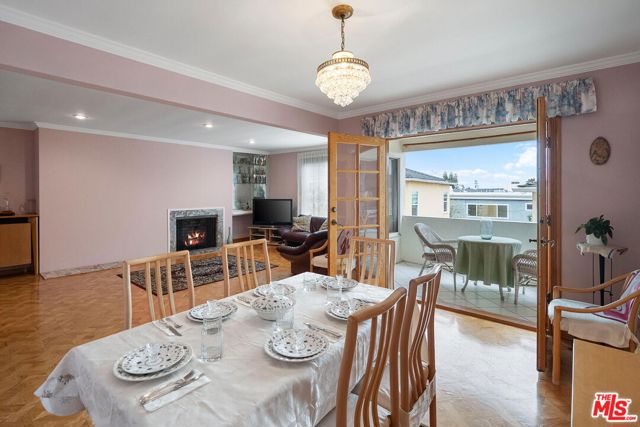 1114 23rd Street, Santa Monica CA: https://media.crmls.org/mediaz/1addd7fc-9ffc-43cf-b8a1-3bf8e720dbd9.jpg
