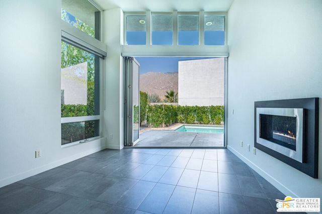1007 Ziel Drive, Palm Springs CA: https://media.crmls.org/mediaz/1ade59a2-1365-4fef-b75c-3148433c43b0.jpg