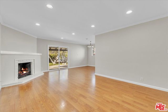 6649 Whitman Avenue, Lake Balboa CA: https://media.crmls.org/mediaz/1ade5cae-2ebf-4776-a193-2f40d0cb01d2.jpg