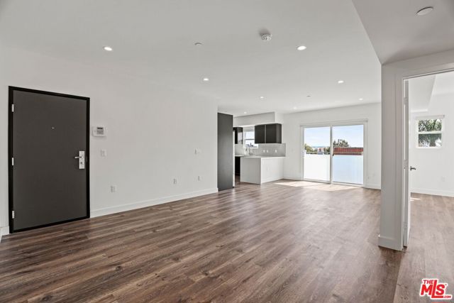 1830 Selby, Los Angeles CA: https://media.crmls.org/mediaz/1ade681d-758b-481e-97d6-d9aa26829e2e.jpg