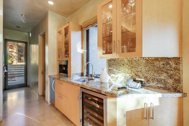 26140 Rancho Manuella Lane, Los Altos Hills CA: https://media.crmls.org/mediaz/1adeb020-7b2f-4076-9314-e23251982bcd.jpg
