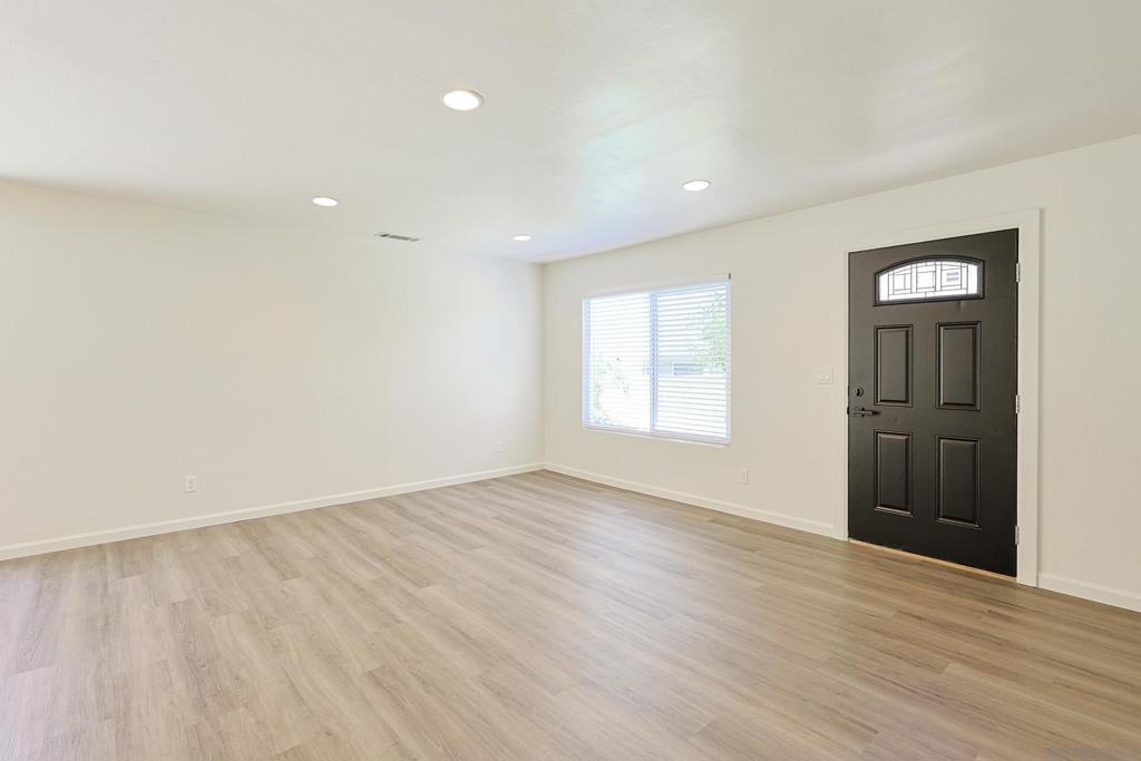 MLS #250032603SD image #13