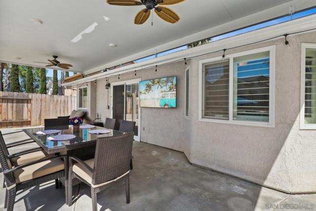 1683 Mustang Way, Oceanside CA: https://media.crmls.org/mediaz/1adeeadc-e726-4f78-acdf-07bf0cdee34b.jpg