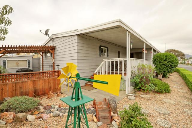 92 Melody Lane, Morgan Hill CA: https://media.crmls.org/mediaz/1adfbefd-1693-4d0c-9b32-d56d30628e03.jpg