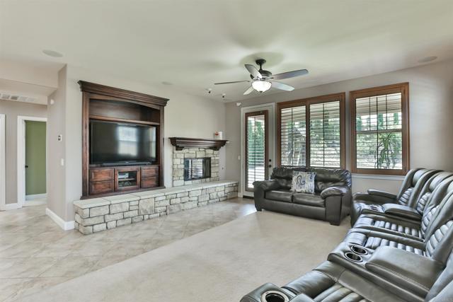 1932 Corte Cantanta, Chula Vista CA: https://media.crmls.org/mediaz/1ae10700-e308-4e5c-8309-6070fca28fce.jpg